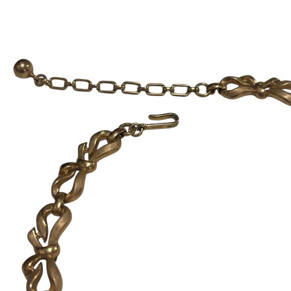 VINTAGE CROWN TRIFARI GOLDA BOW BRACELET NECKLACE EARRINGS SET DESIGNER SIGNED - Picture 7 of 9